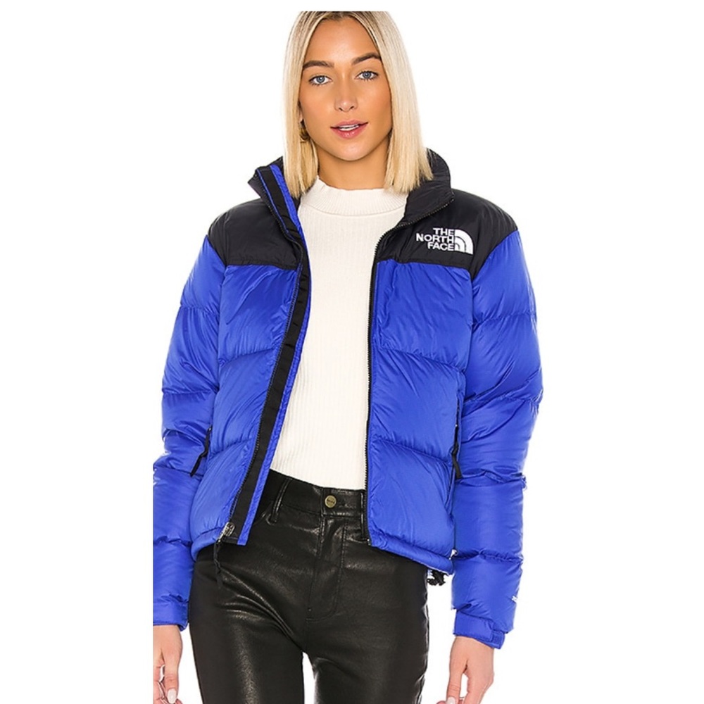 THE NORTH FACE 1996 RETRO NUPTSE DOWN JACKET. Size small. Attached hood .